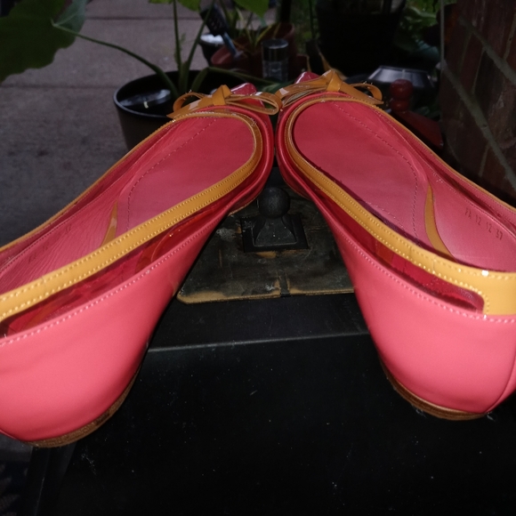 LADIES PATENT LEATHER FLATS BY DIOR - Picture 4 of 6